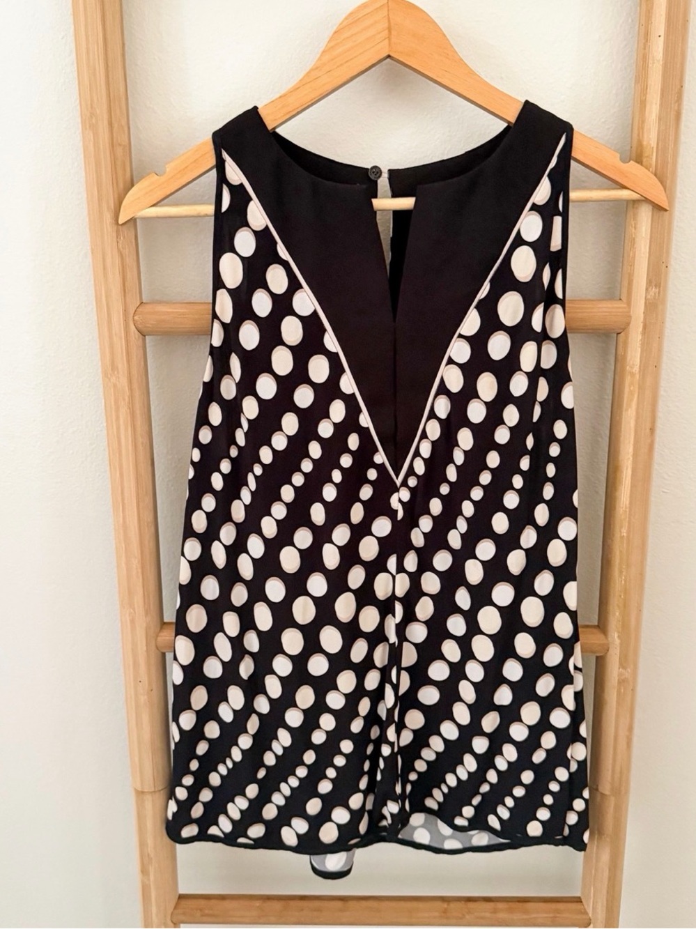 Animale Brazil Black White Polka Dot Sleeveless V-Neck Blouse Top 40 (US Medium)